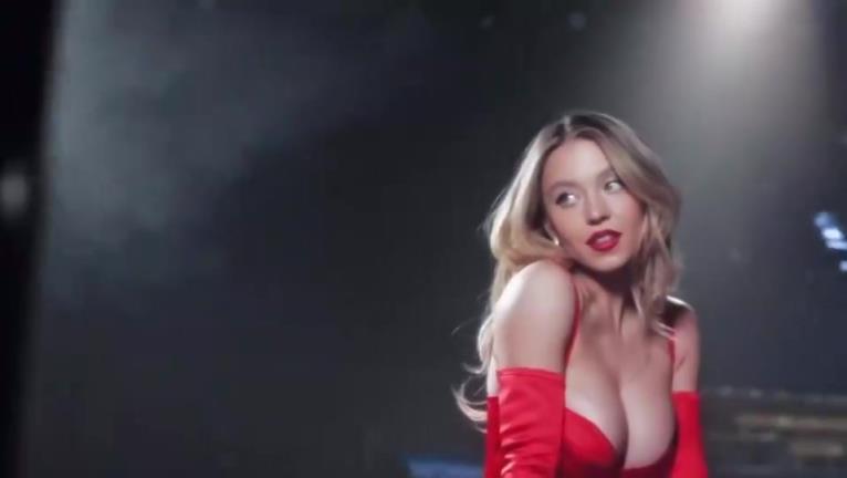 此前觀戰(zhàn)紐約德比！賣含洗澡水肥皂的悉尼妹太清楚自身優(yōu)勢(shì)了