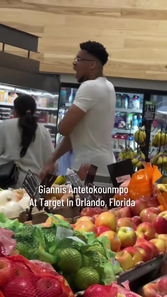 好男人??！字母哥在奧蘭多度假 陪妻子一起逛超市